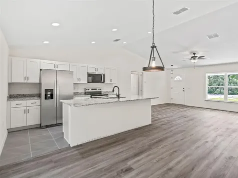118 Bay Drive Ocklawaha FL 32179