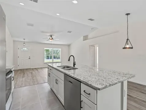 118 Bay Drive Ocklawaha FL 32179