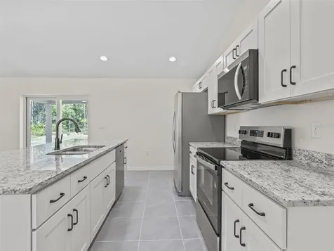 118 Bay Drive Ocklawaha FL 32179