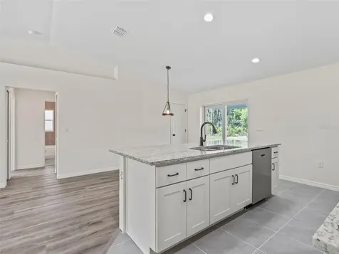 118 Bay Drive Ocklawaha FL 32179