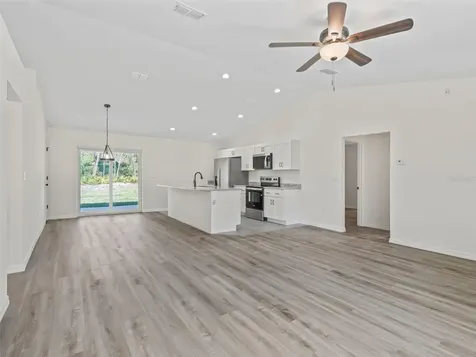 118 Bay Drive Ocklawaha FL 32179