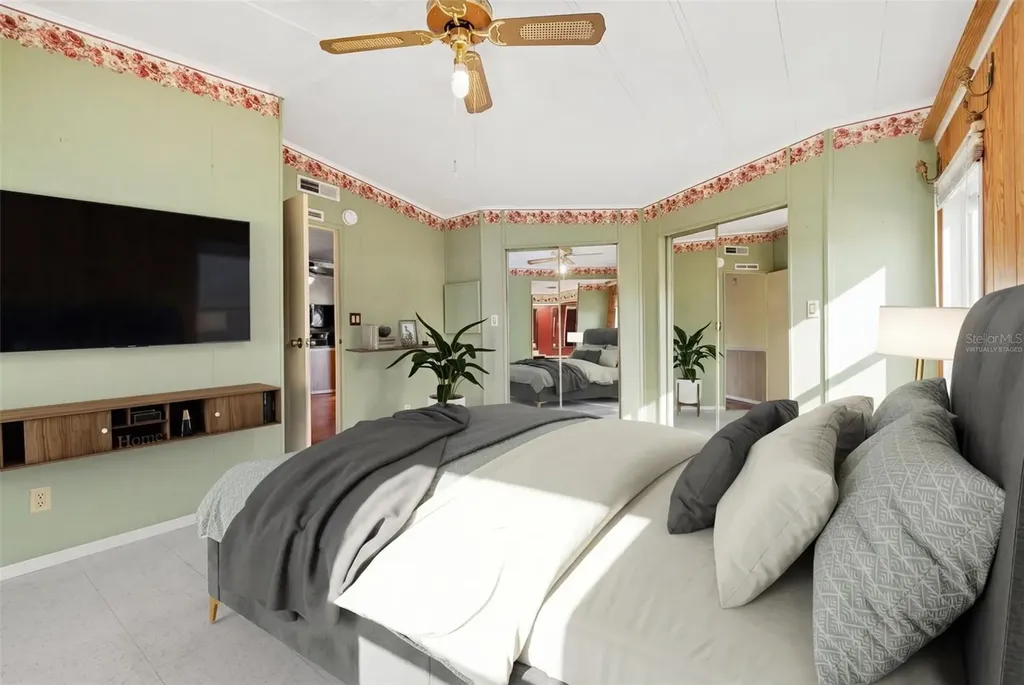 2118 Canopy Circle Zellwood FL 32798