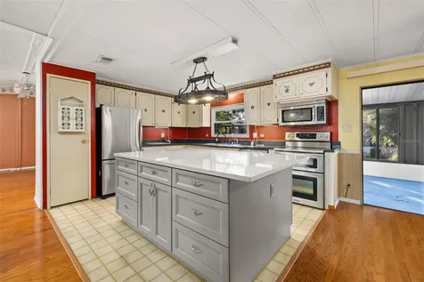 2118 Canopy Circle Zellwood FL 32798