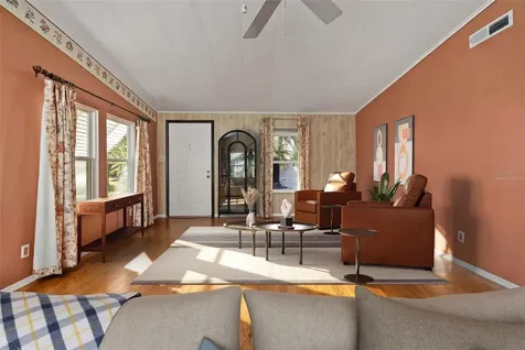2118 Canopy Circle Zellwood FL 32798