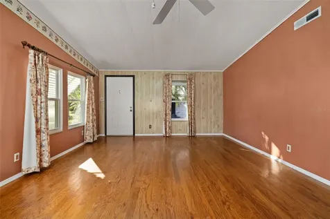 2118 Canopy Circle Zellwood FL 32798