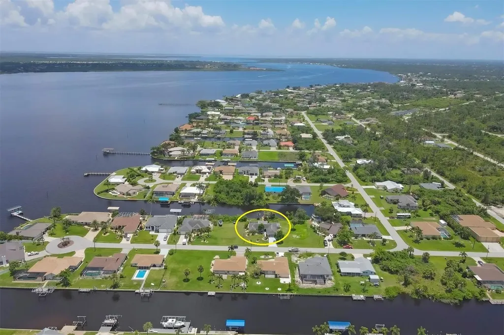 2516 Dixon Terrace Port Charlotte FL 33981