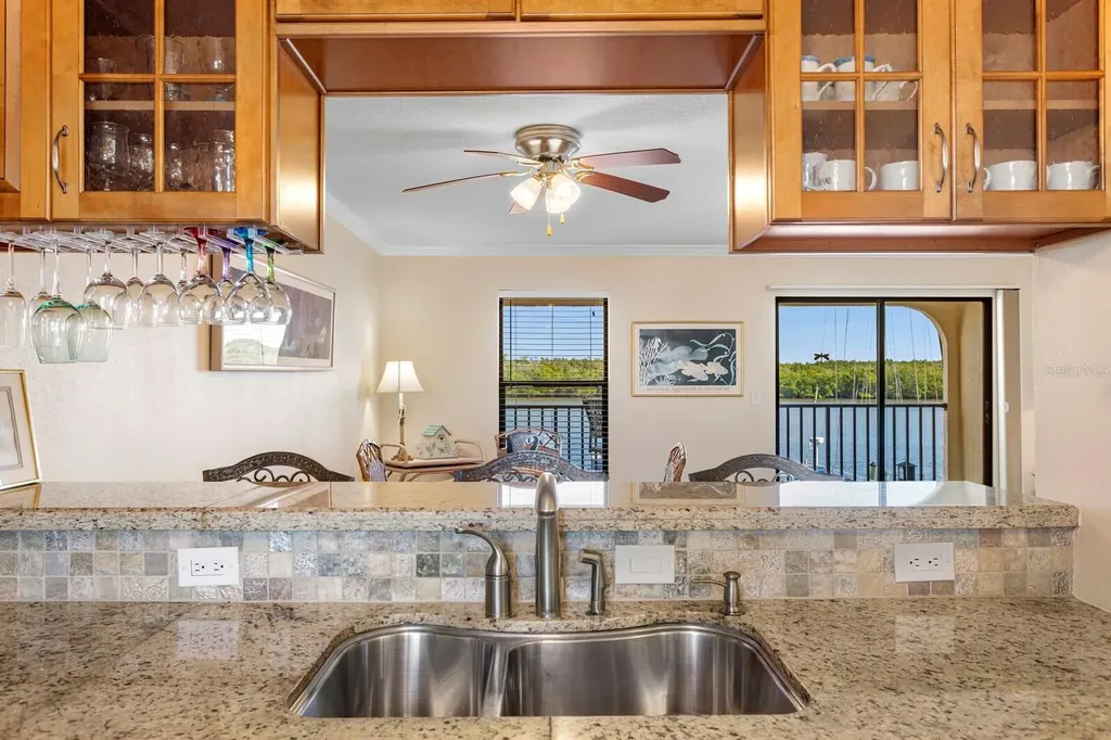 907 Bahia Del Sol Drive Ruskin FL 33570