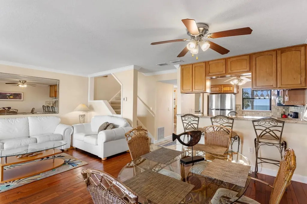 907 Bahia Del Sol Drive Ruskin FL 33570