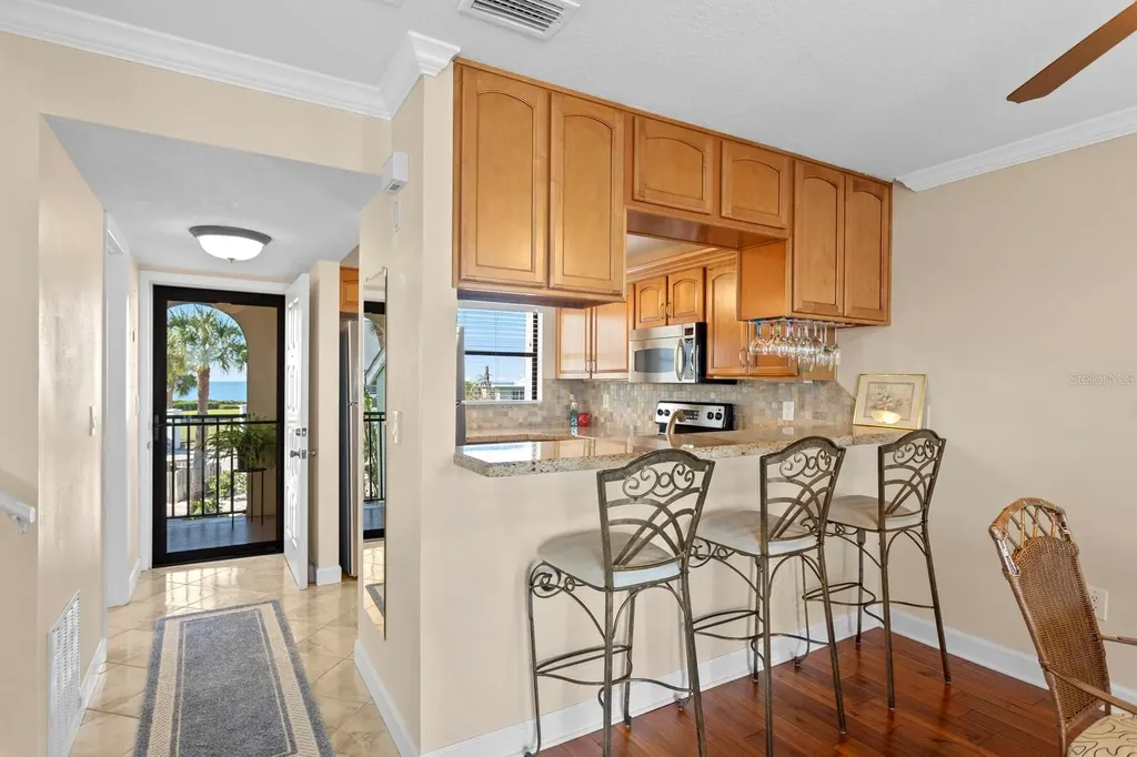 907 Bahia Del Sol Drive Ruskin FL 33570