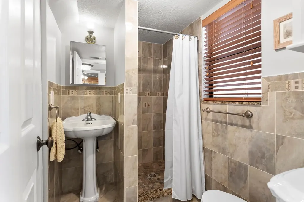 907 Bahia Del Sol Drive Ruskin FL 33570