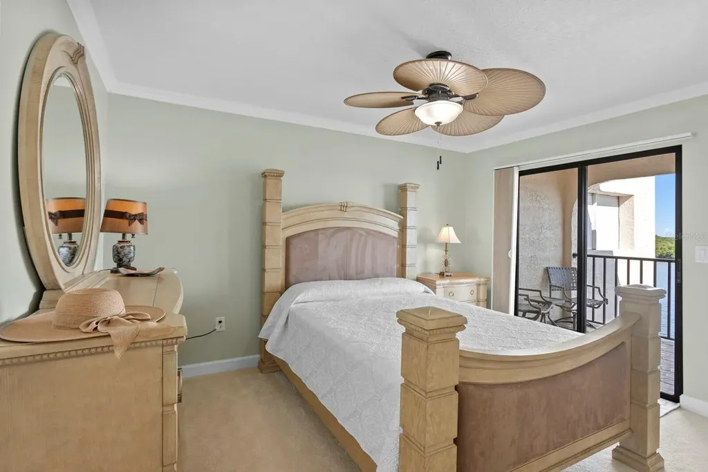 907 Bahia Del Sol Drive Ruskin FL 33570