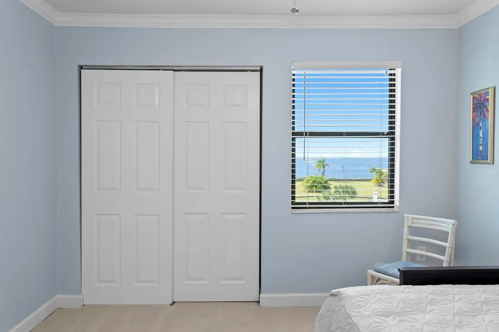 907 Bahia Del Sol Drive Ruskin FL 33570