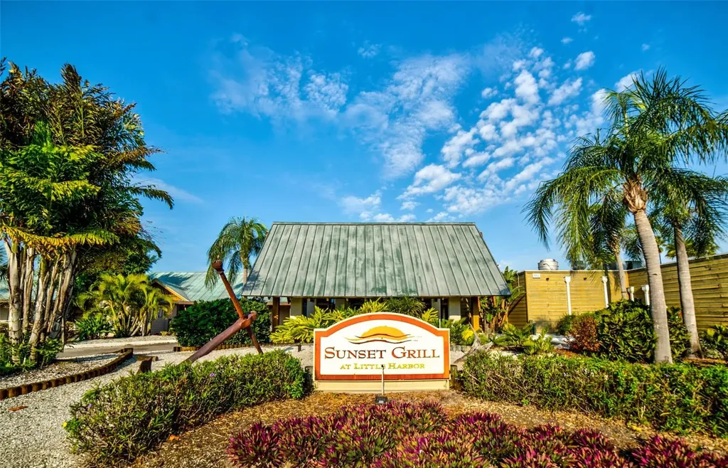 907 Bahia Del Sol Drive Ruskin FL 33570