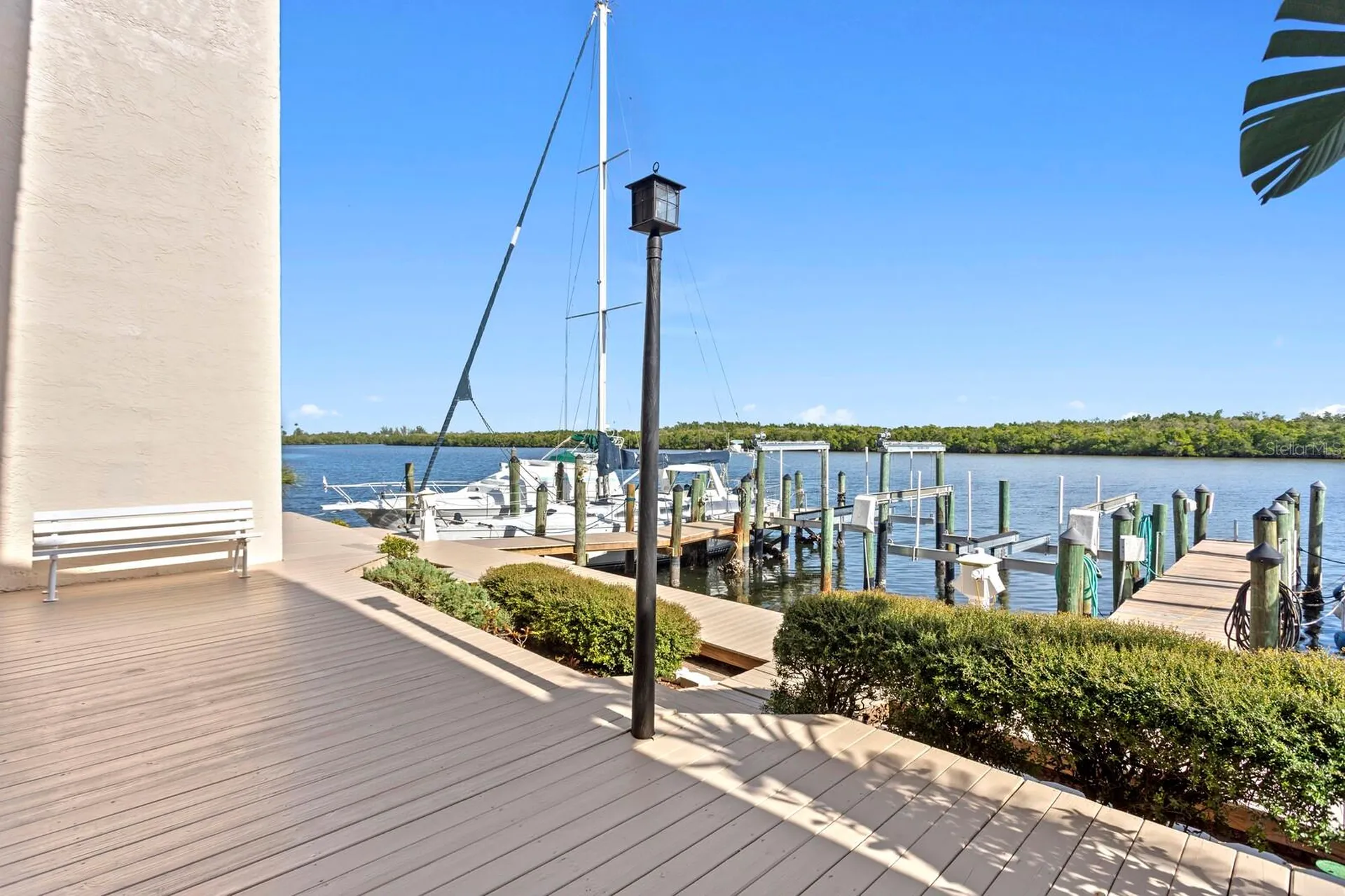 907 Bahia Del Sol Drive Ruskin FL 33570