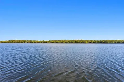 907 Bahia Del Sol Drive Ruskin FL 33570