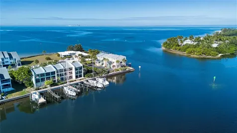 907 Bahia Del Sol Drive Ruskin FL 33570