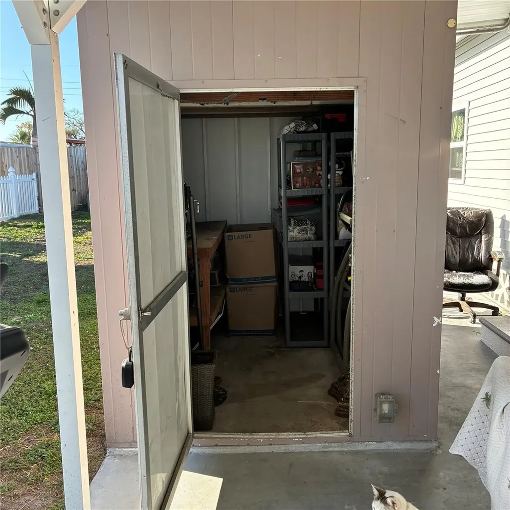 204 52nd Avenue Plaza E Bradenton FL 34203