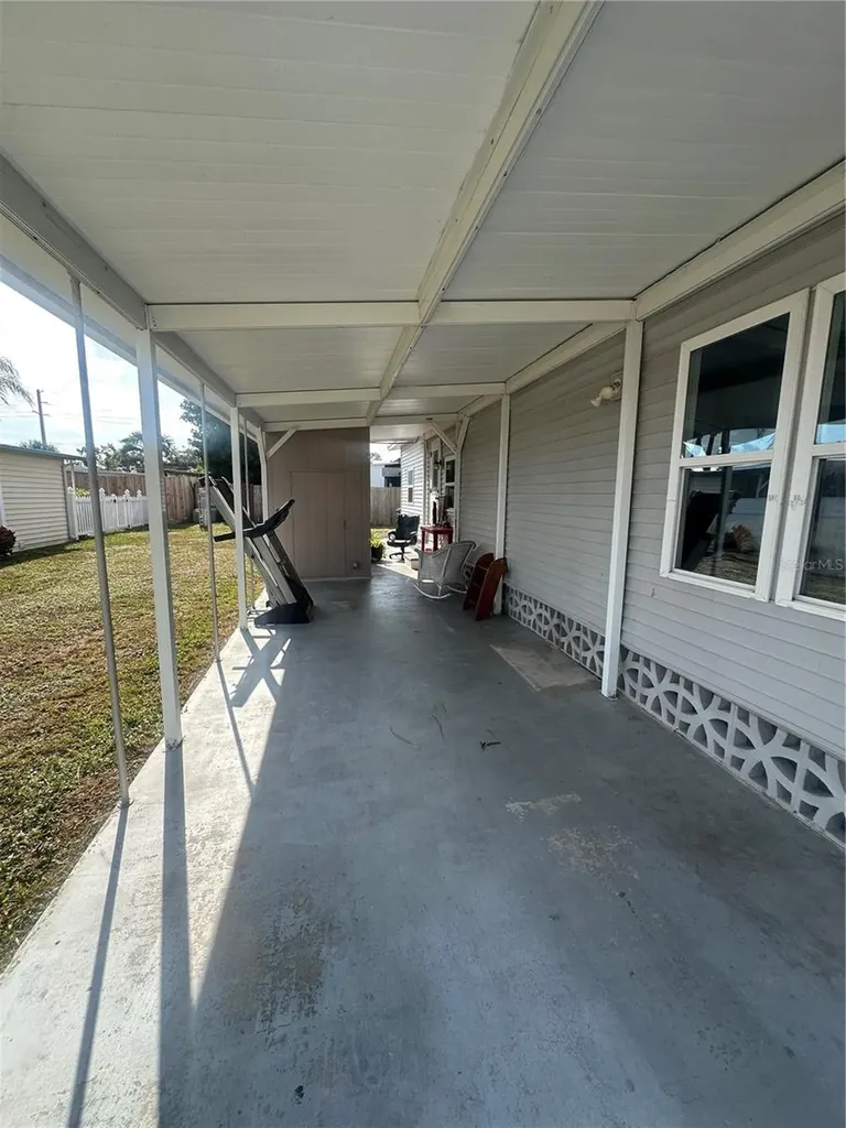 204 52nd Avenue Plaza E Bradenton FL 34203