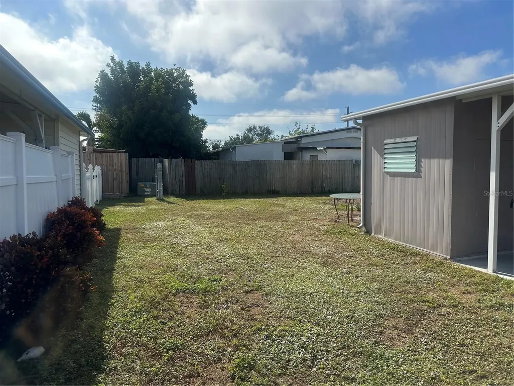 204 52nd Avenue Plaza E Bradenton FL 34203