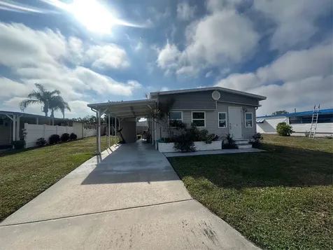 204 52nd Avenue Plaza E Bradenton FL 34203