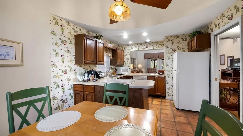 708 Santa Cruz Lane Howey In The Hills FL 34737