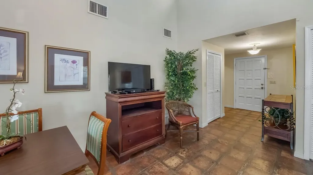 708 Santa Cruz Lane Howey In The Hills FL 34737