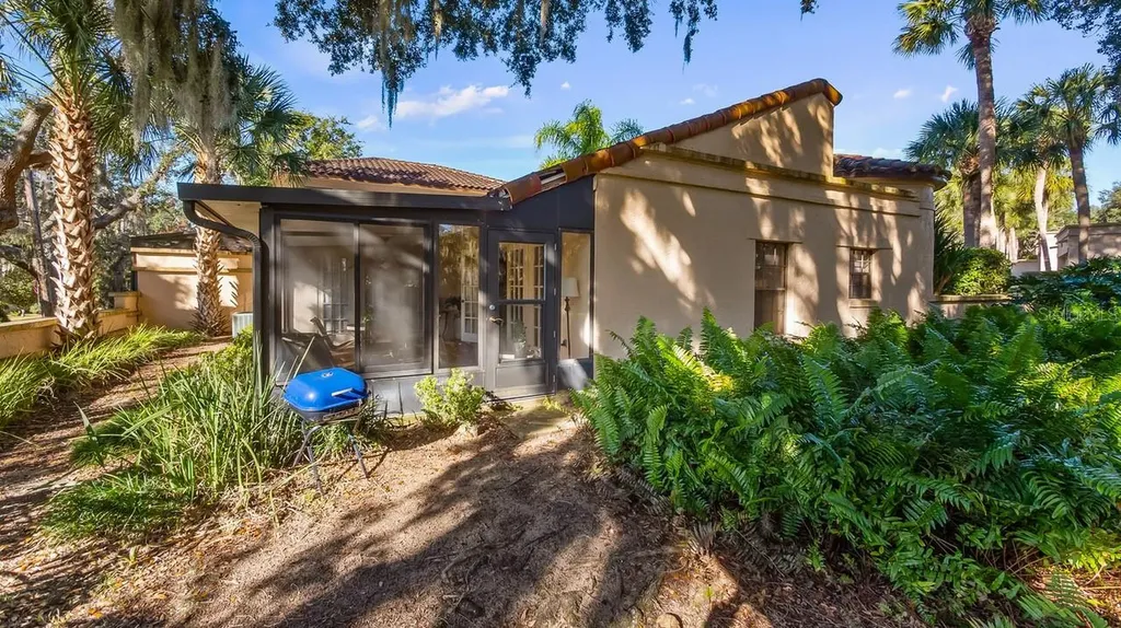 708 Santa Cruz Lane Howey In The Hills FL 34737