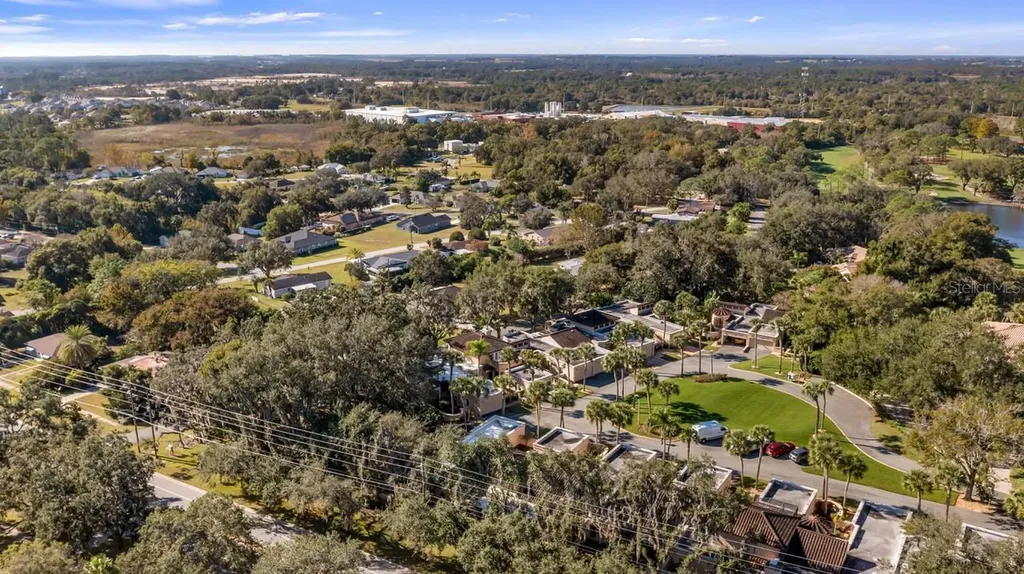 708 Santa Cruz Lane Howey In The Hills FL 34737