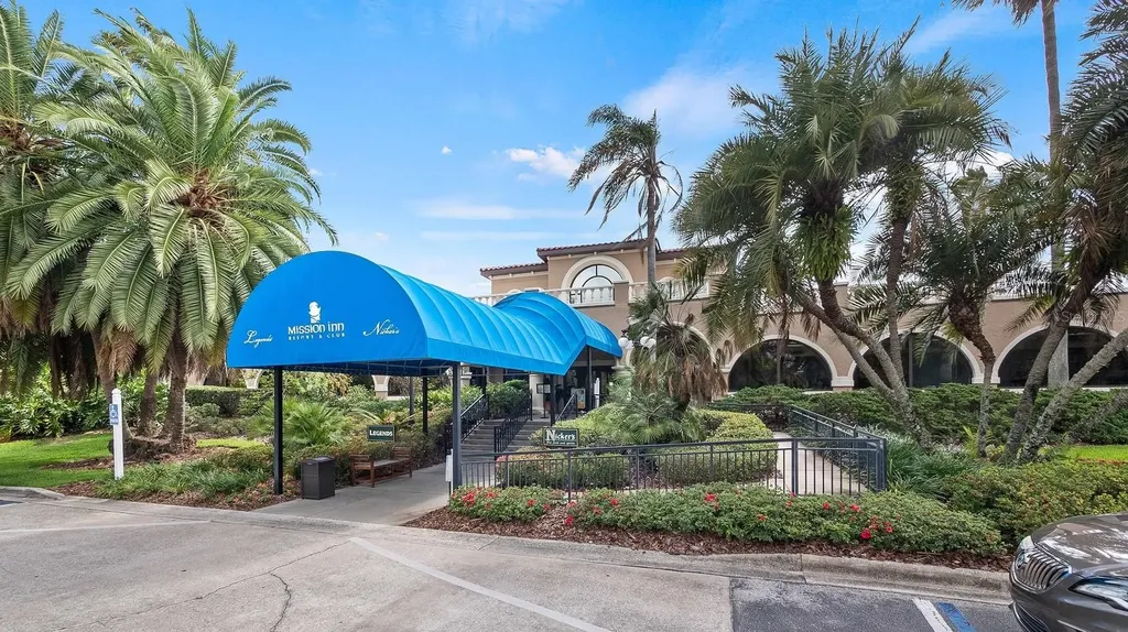 708 Santa Cruz Lane Howey In The Hills FL 34737