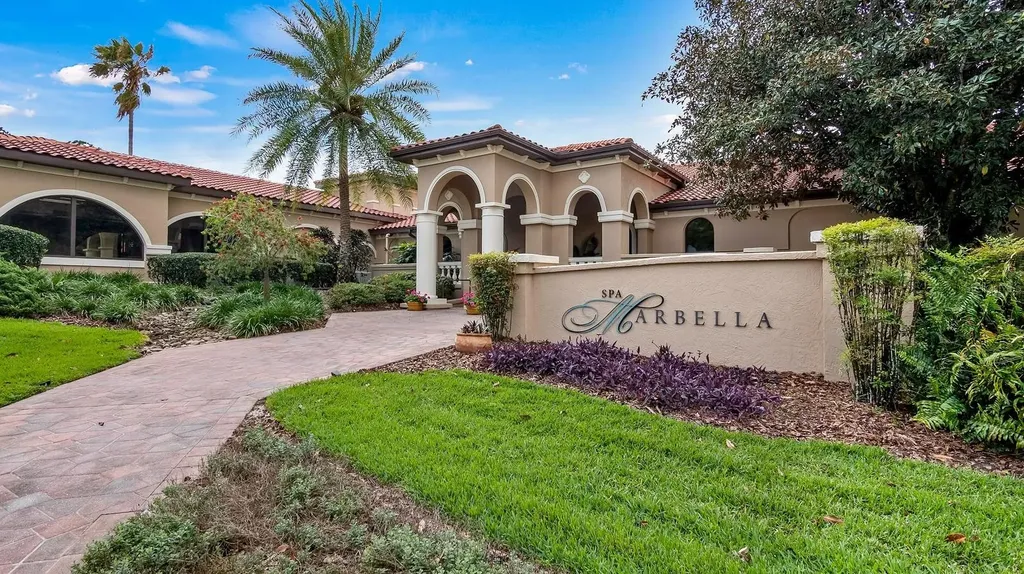 708 Santa Cruz Lane Howey In The Hills FL 34737