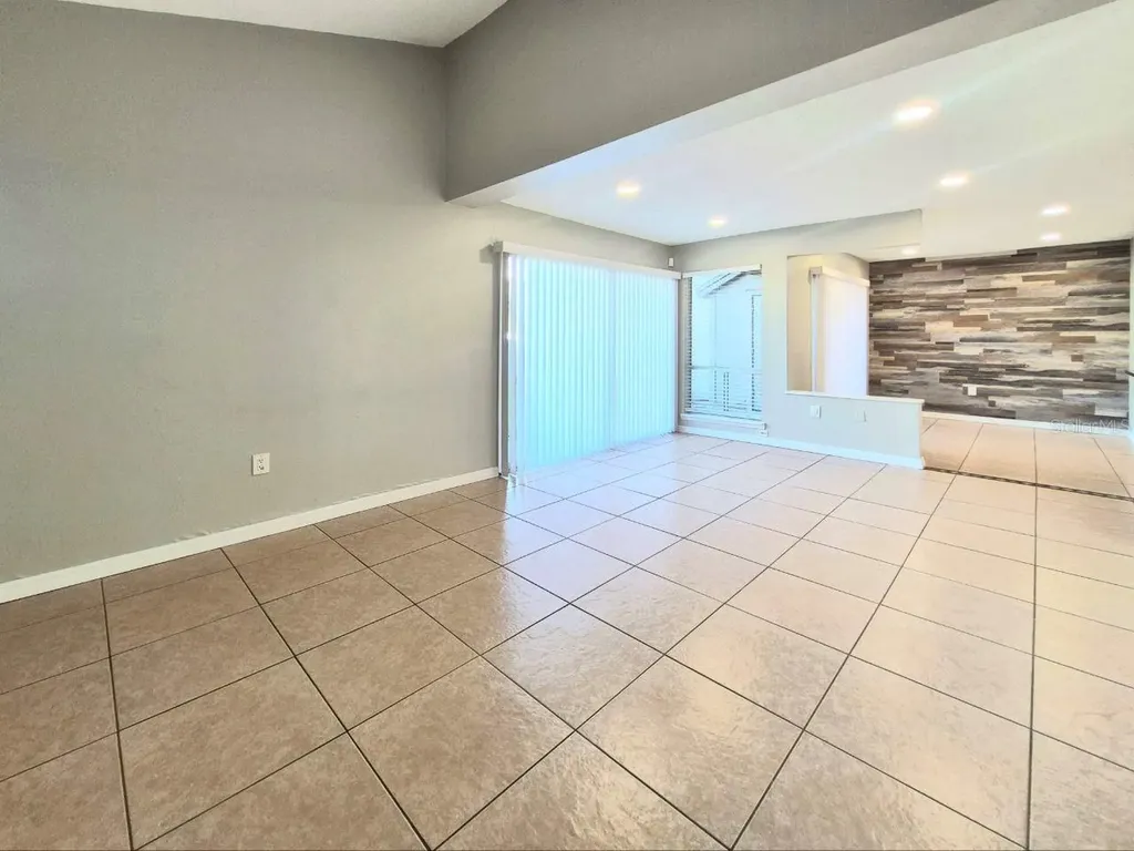 6345 Newtown Circle Tampa FL 33615