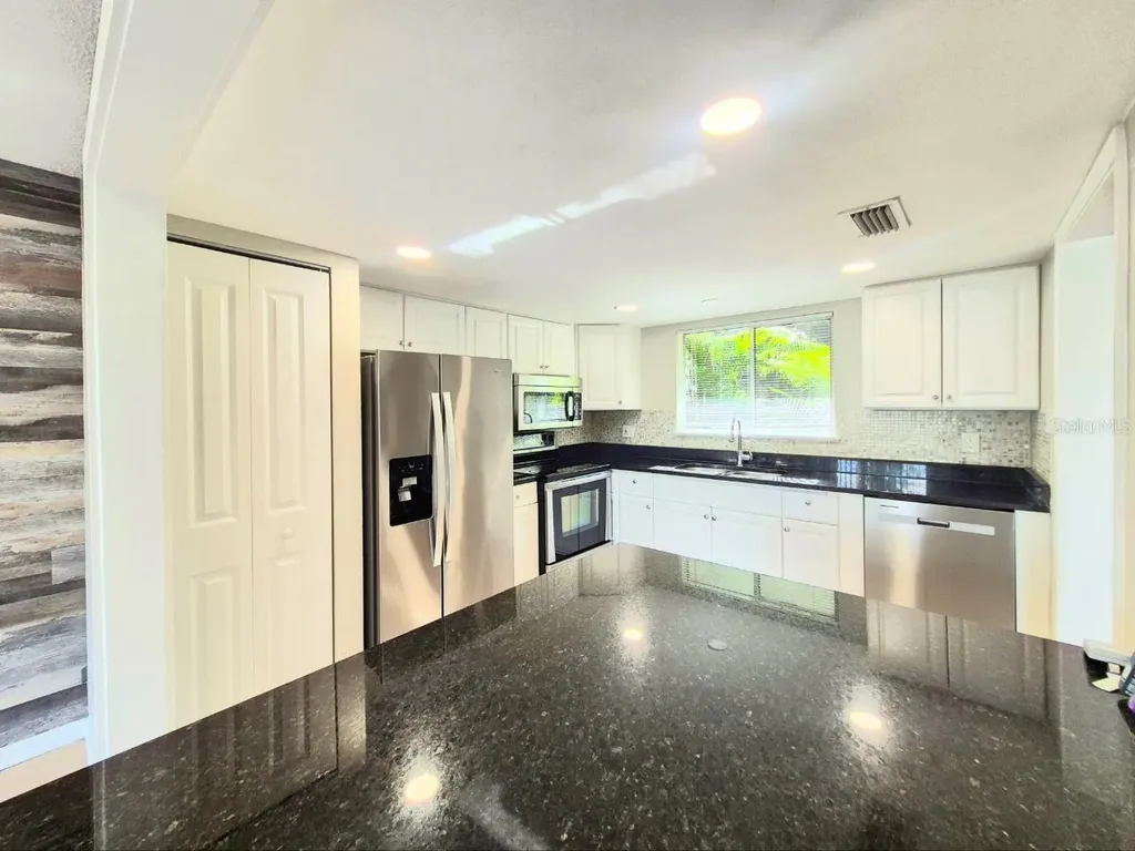 6345 Newtown Circle Tampa FL 33615