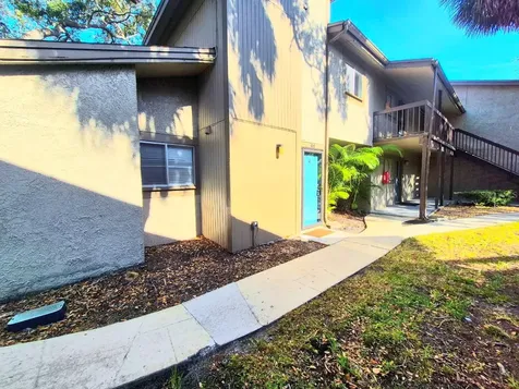 6345 Newtown Circle Tampa FL 33615