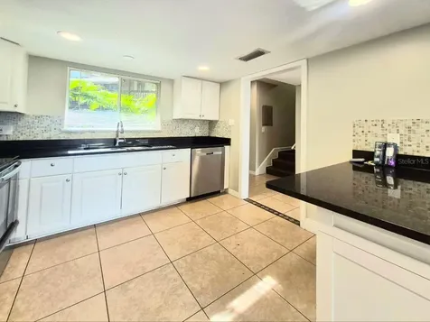 6345 Newtown Circle Tampa FL 33615