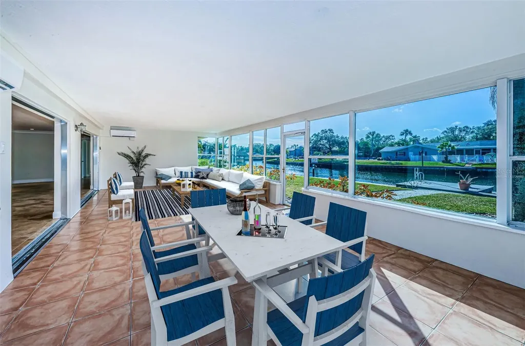 2391 Roberta Lane Clearwater FL 33764