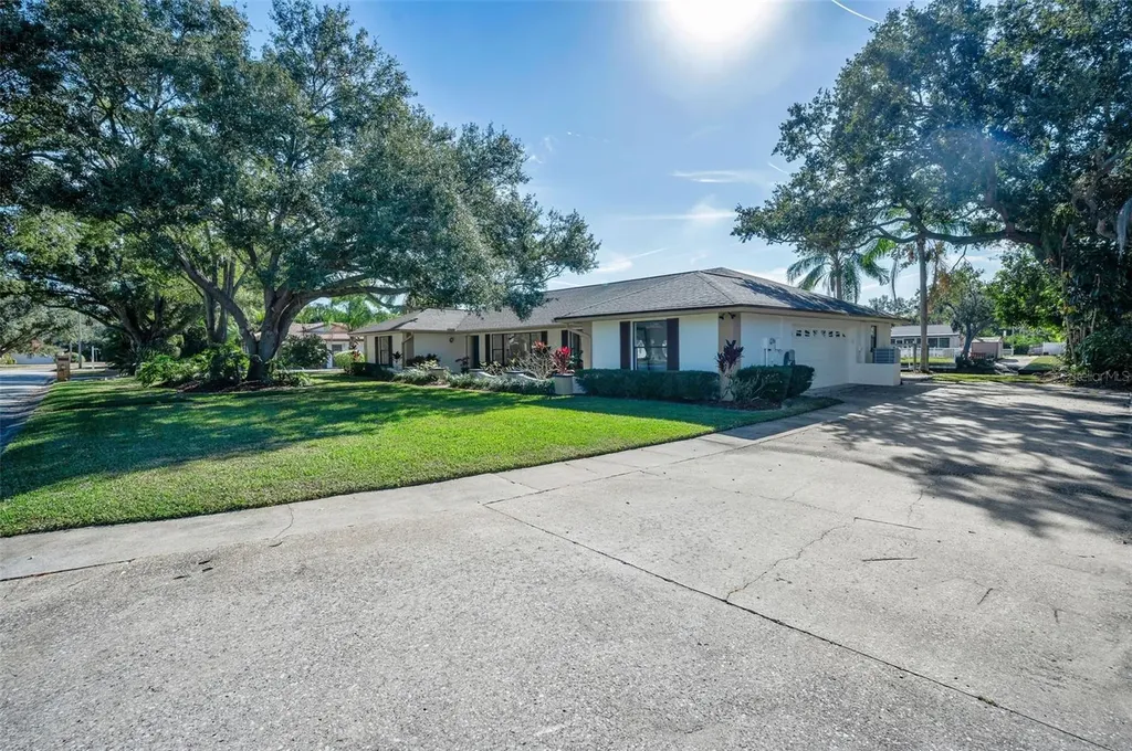 2391 Roberta Lane Clearwater FL 33764