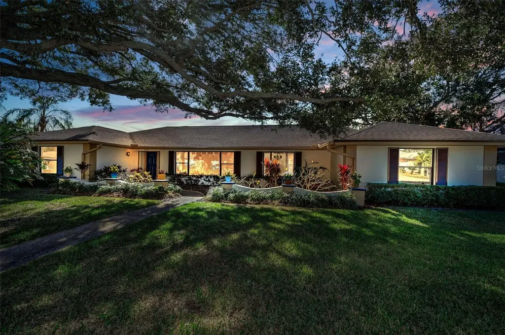 2391 Roberta Lane Clearwater FL 33764