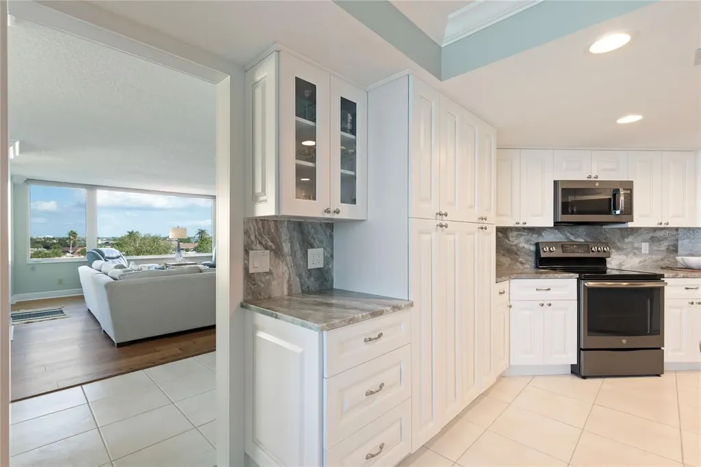 736 Island Way Clearwater FL 33767