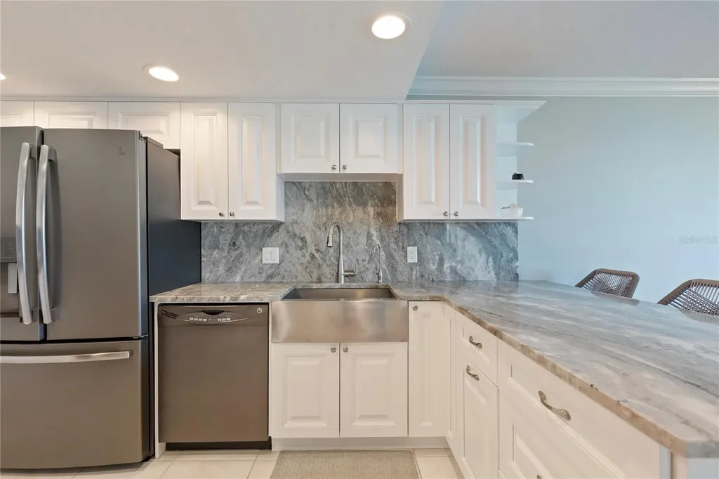 736 Island Way Clearwater FL 33767