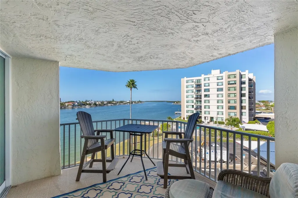 736 Island Way Clearwater FL 33767