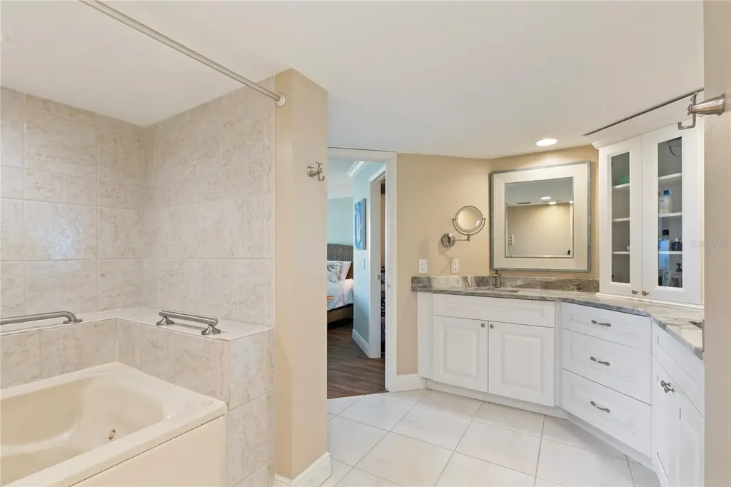 736 Island Way Clearwater FL 33767