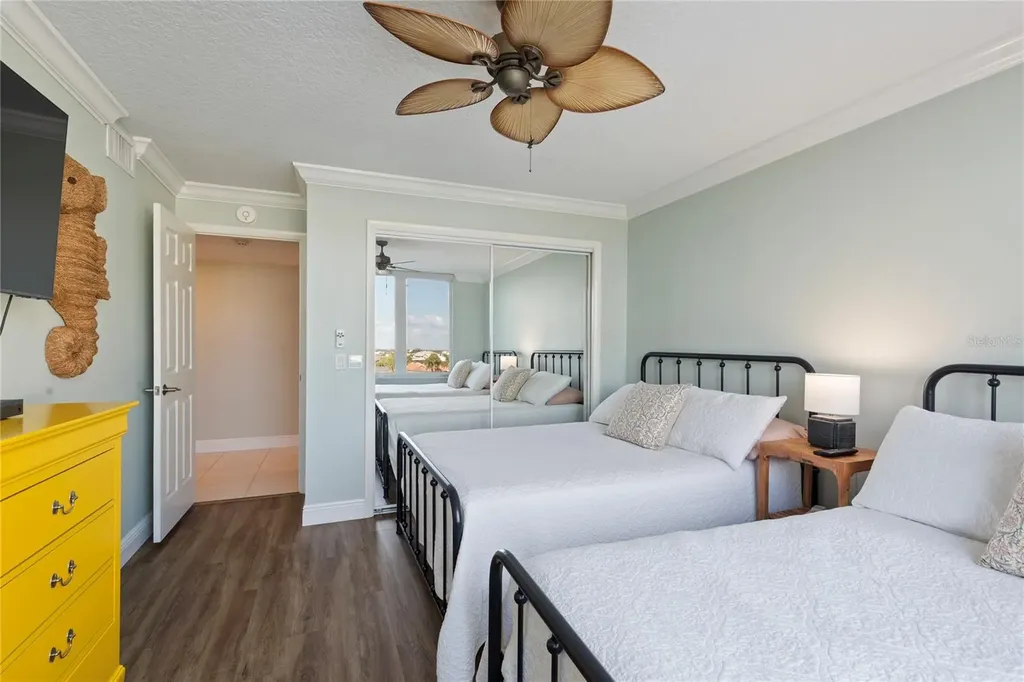 736 Island Way Clearwater FL 33767