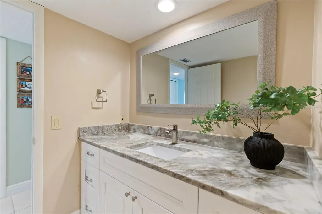 736 Island Way Clearwater FL 33767