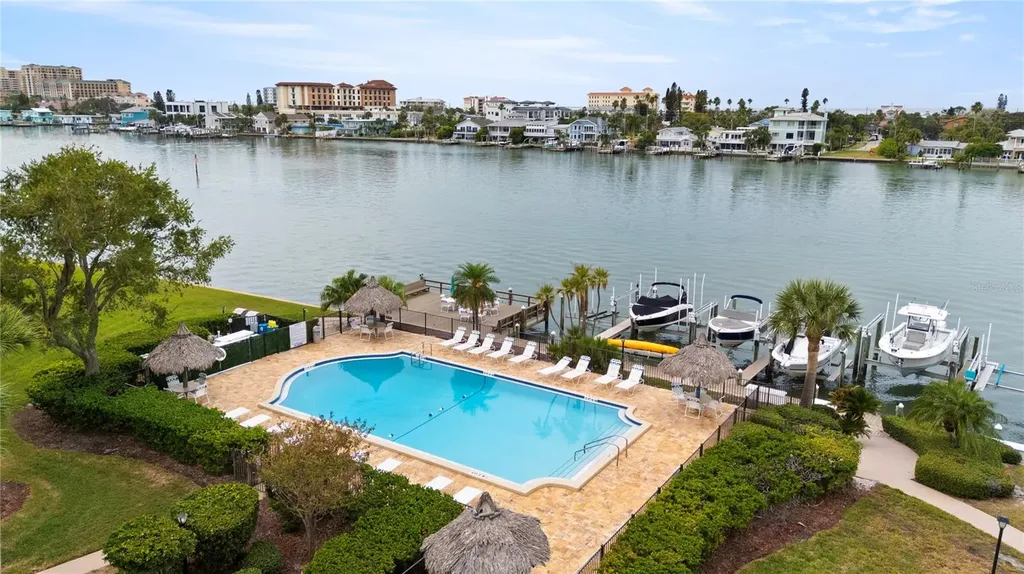 736 Island Way Clearwater FL 33767