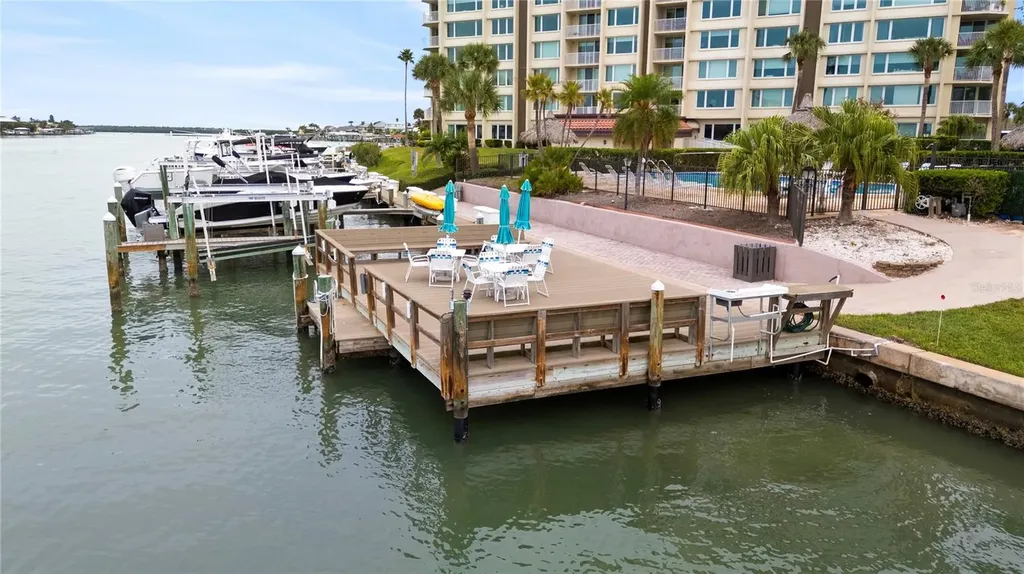 736 Island Way Clearwater FL 33767