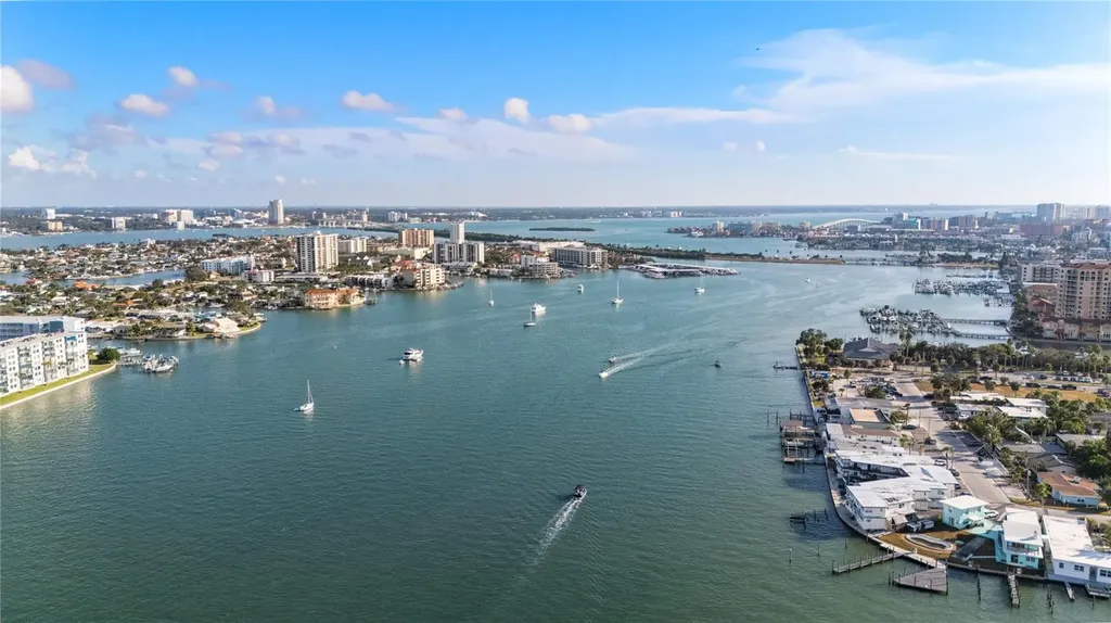 736 Island Way Clearwater FL 33767