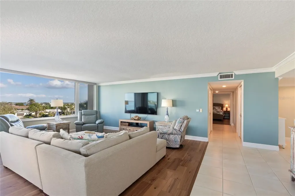 736 Island Way Clearwater FL 33767