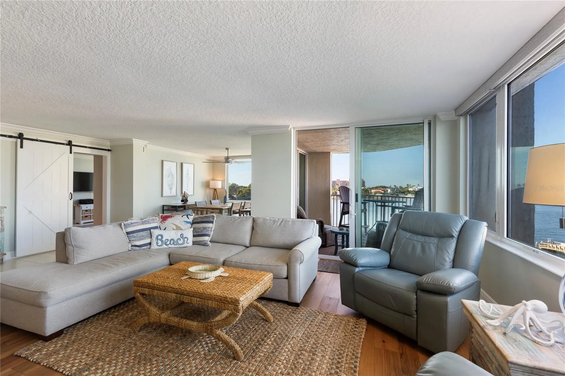 736 Island Way Clearwater FL 33767