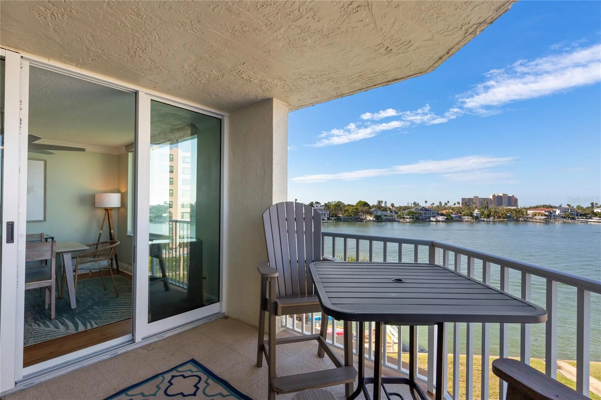 736 Island Way Clearwater FL 33767
