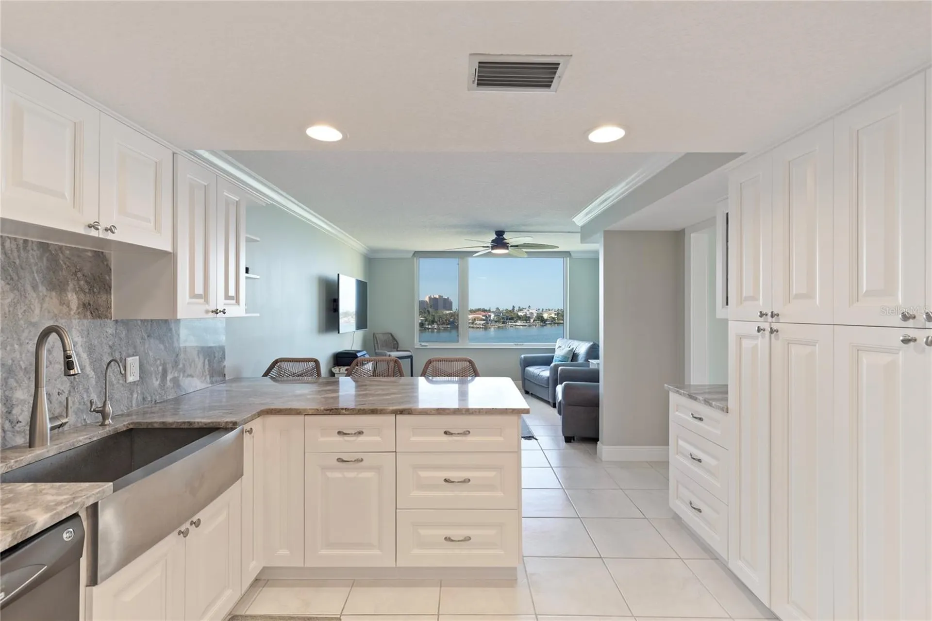 736 Island Way Clearwater FL 33767